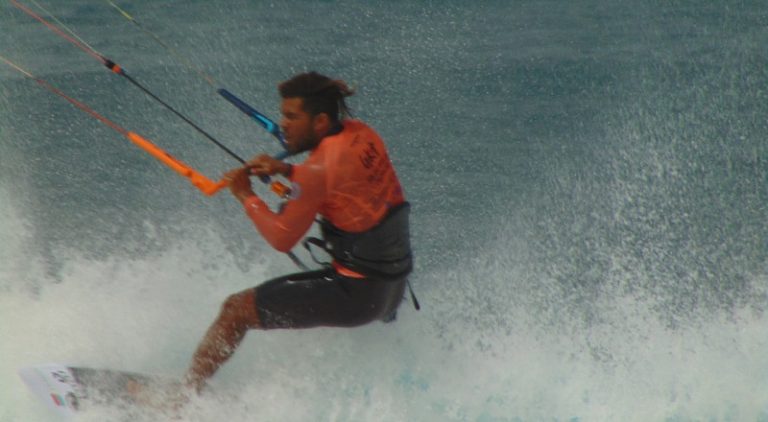 Cabo-verdiano Airton Cozzolino defende título de Kitesurf em Ponta Preta