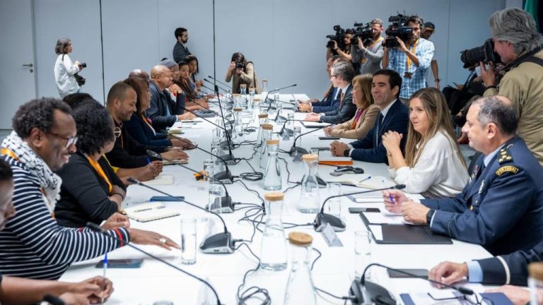 Durante encontro com associações, Governo identifica problemas mas falta soluções