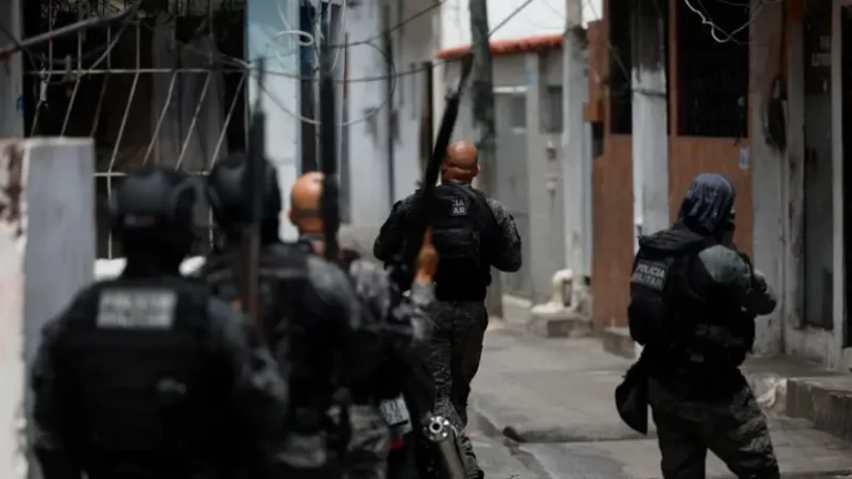 Brasil. Megaoperação no Rio de Janeiro deixa 64 mortos