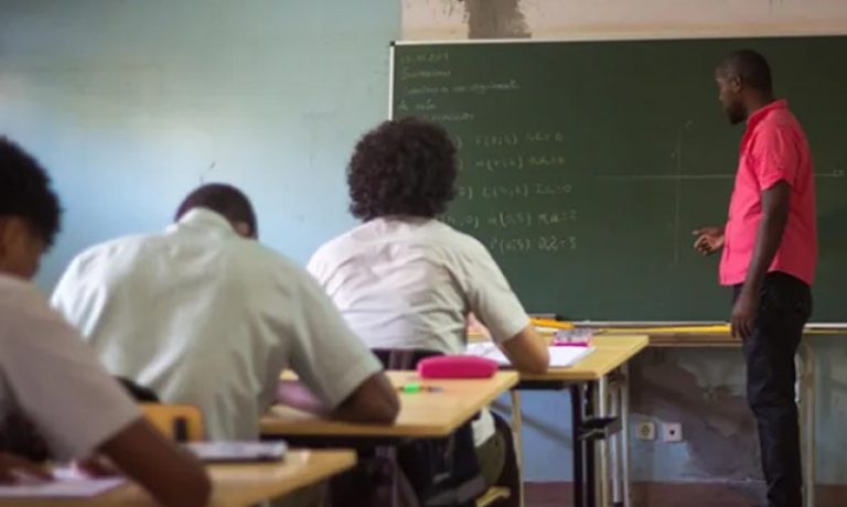 Plano de Carreiras, Funções e Remunerações dos Professores promulgado