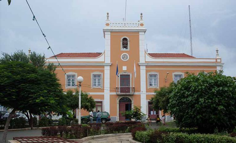 LITERATURA: VIIIº encontro de Escritores homenageia Cidade da Praia e Jaime Figueiredo