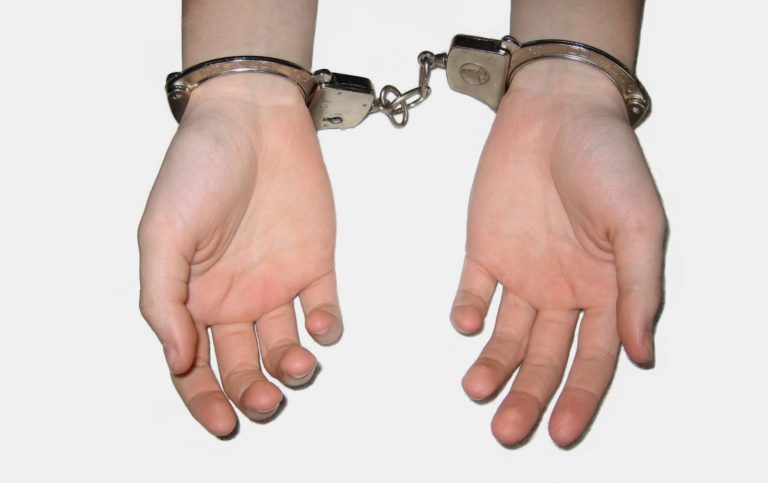 ABUSO SEXUAL: Tribunal coloca 2 indivúduos na prisão