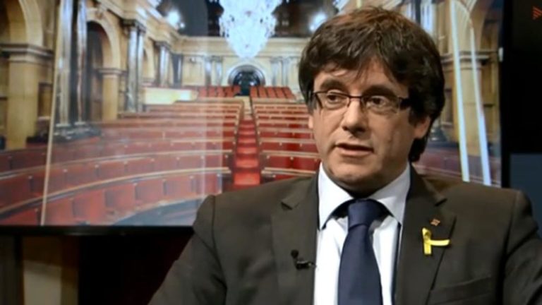 CATALUNHA: Presidente do Parlamento defende investidura de Puigdemont