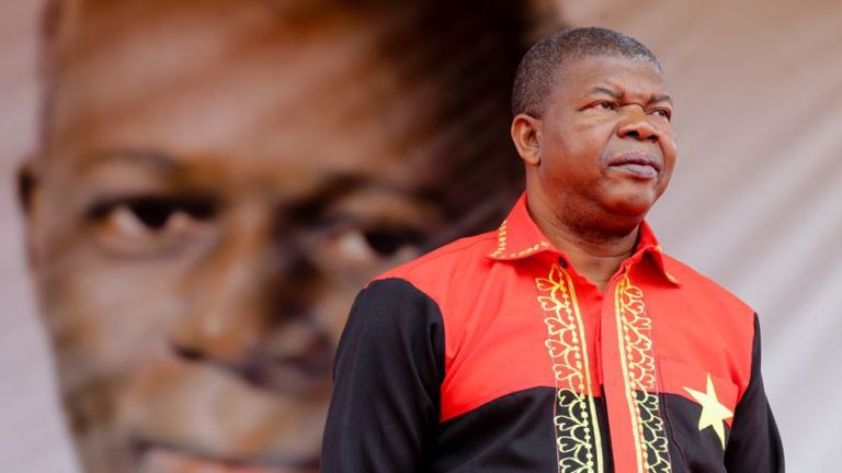 JOÃO LOURENÇO: Limpeza em Angola