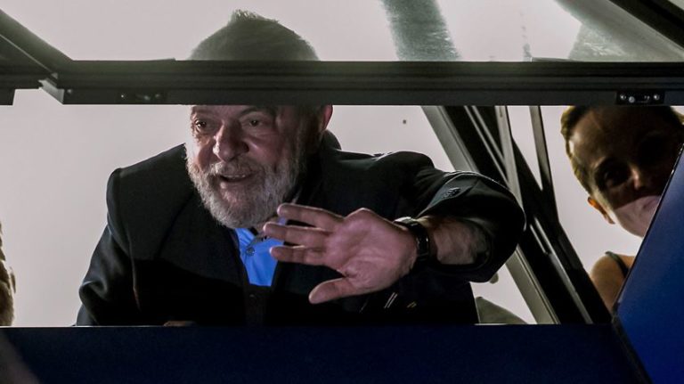 BRASIL: Lula dá luz verde para escolha de outro candidato