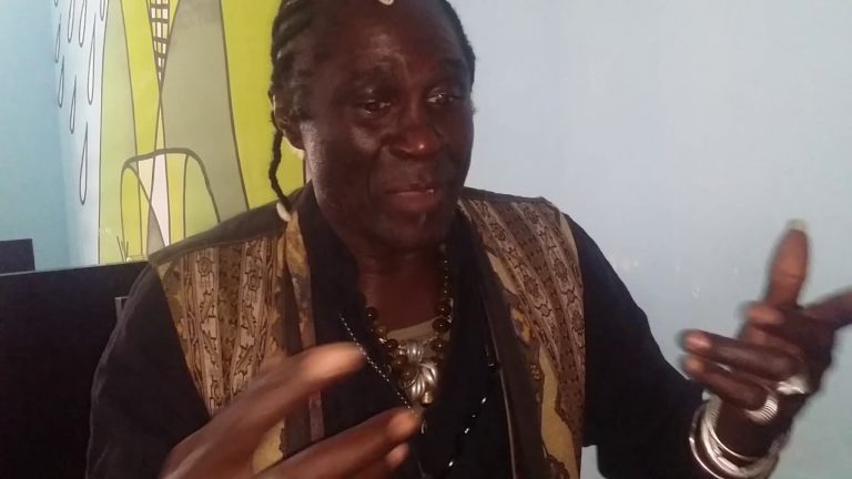 RAMIRO NAKA: Artista bissau-guineense destaca “estabilidade” em Cabo Verde