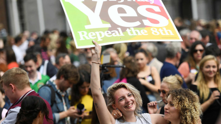 LEGALIZAÇÃO DO ABORTO: 60% dos Irlandeses votaram ‘sim’ no referendo