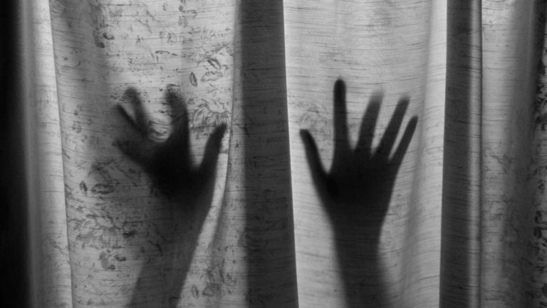 SUDÃO: Mulher condenada à morte por esfaquear o marido que a violou