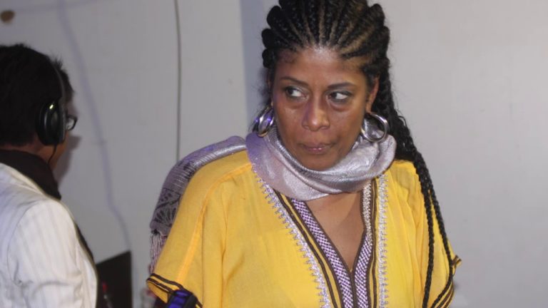 DIVA BARROS: Novo single no verão