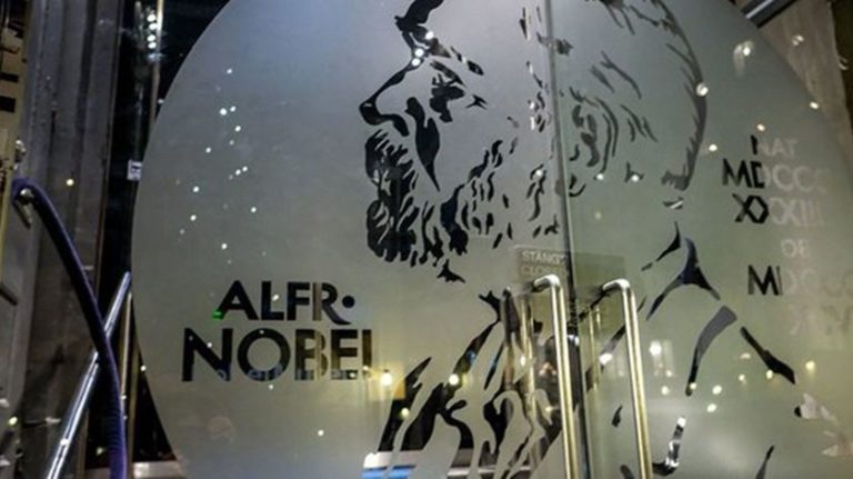 NOBEL DA LITERATURA: Cancelado prémio em 2018