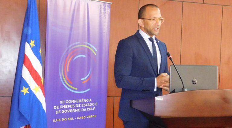 CIMEIRA DA CPLP: Apresentada imagem oficial