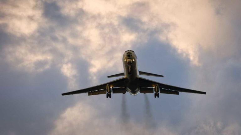 QUÉNIA: Avião desaparece com 10 pessoas a bordo