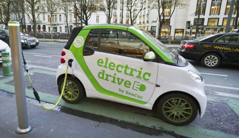 CARROS ELÉTRICOS: Criação de leis deve ser prioridade para implementação do projeto
