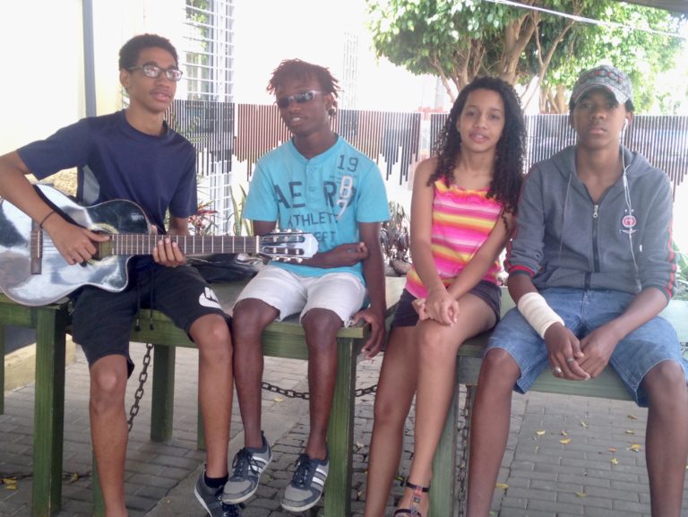 CRACK BRAIN: Banda ambiciona dar cartas na música nacional