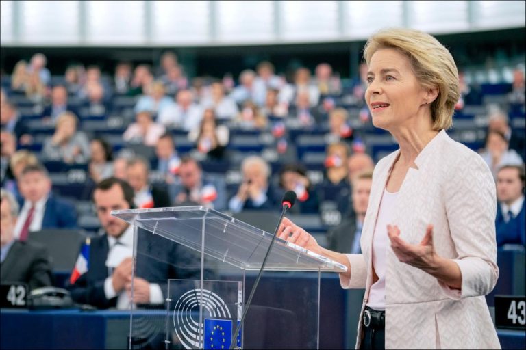 Ursula von der Leyen reeleita presidente da Comissão Europeia