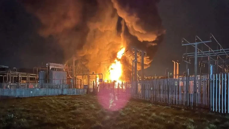 Londres. Incêndio provoca corte de energia e encerra Aeroporto de Heathrow