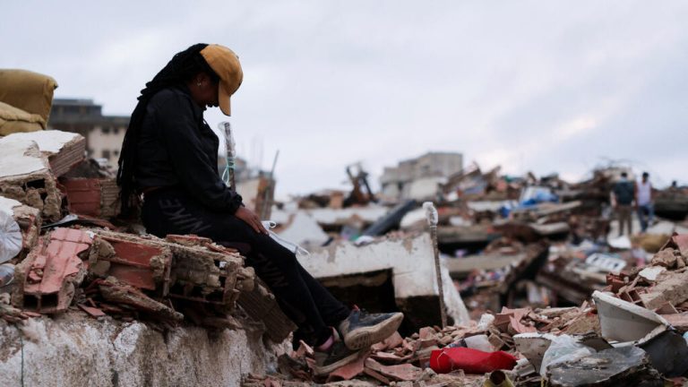 Sobe para 4.333 o número de mortos após terremotos na Venezuela