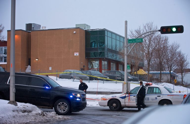Justiça no Canadá condena à prisão perpétua jovem supremacista que matou família Muçulmana