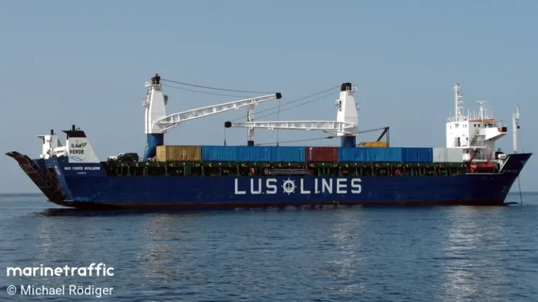 Última hora/Nhô Padre Benjamim. Armador do navio garante que barco levava metade da capacidade de carga