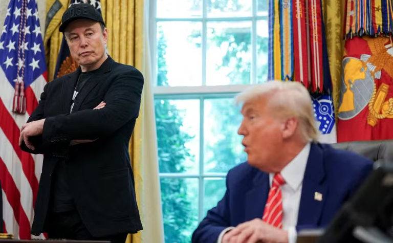 Elon Musk afirma que nome de Donald Trump está em arquivos de criminoso sexual