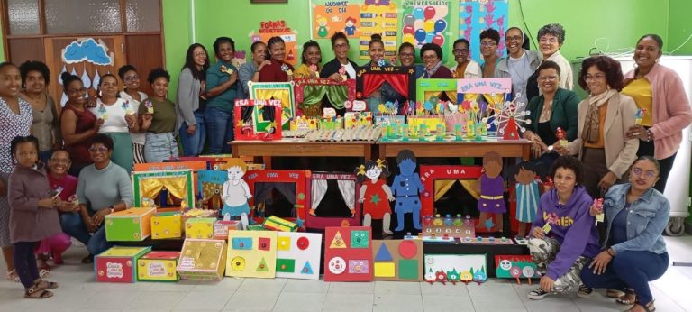 Ribeira Grande/SA. Monitoras do Pré-Escolar concluem workshop sobre confeção de materiais didáticos
