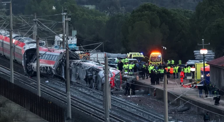 Pelo menos 39 mortos em grave acidente ferroviário no sul de Espanha
