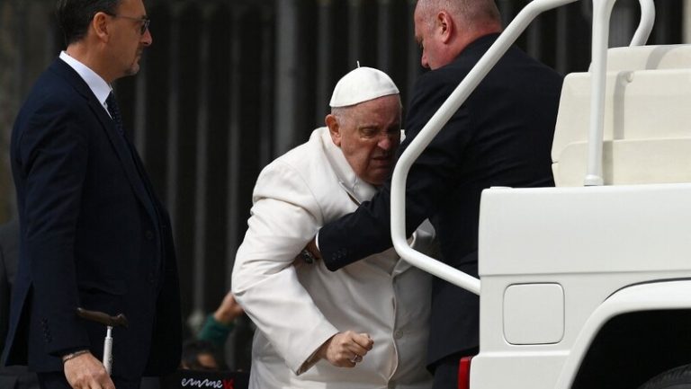 Papa Francisco internado por “problemas cardíacos e respiratórios”