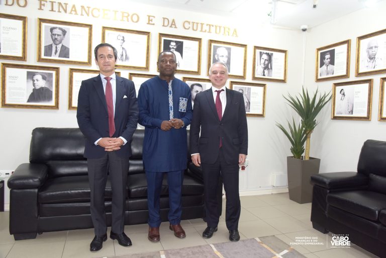 Cabo Verde discute cooperação e investimentos com Portugal