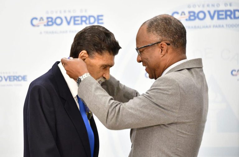 Governo presta homenagem a João Lopes Filho com medalha de mérito cultural