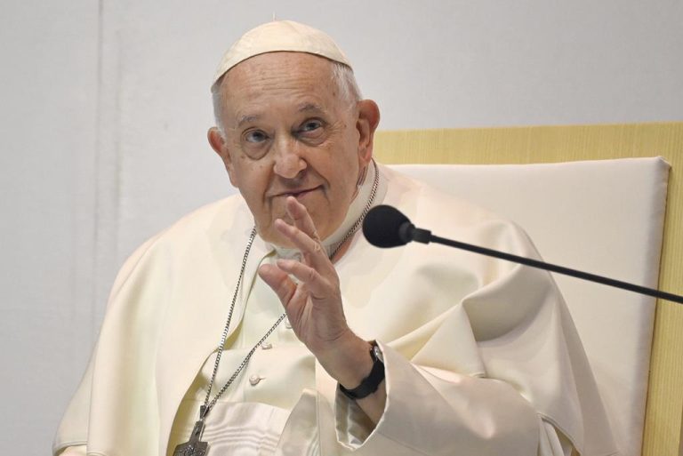 Papa pede solução pacífica e diplomática para crise no Níger