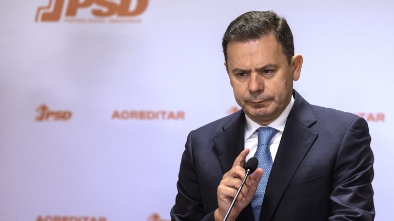 Presidente do PSD apela às eleições legislativas antecipadas em Portugal “sem perder mais tempo”