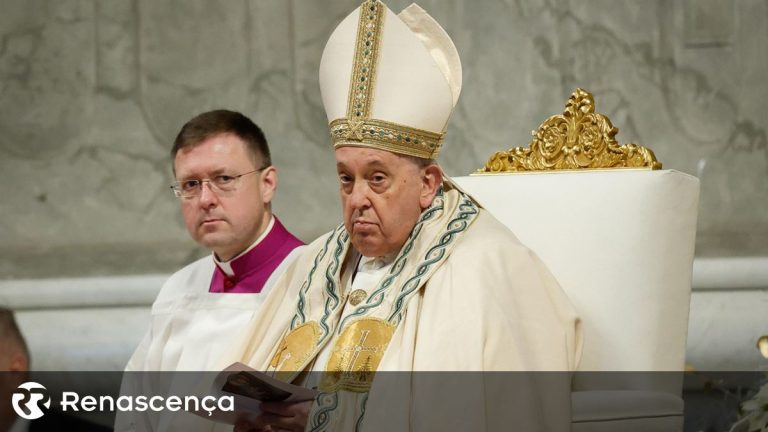 Santo Padre valoriza papel de Maria como modelo para humanidade