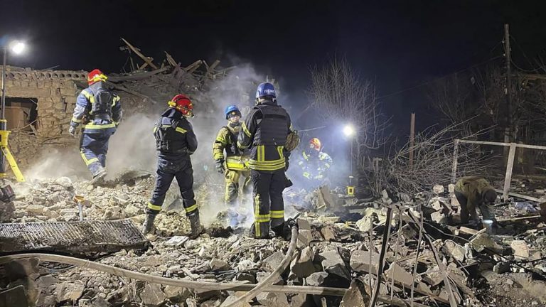 Número de mortos em ataque a mercado da região de Donetsk sobe para 18