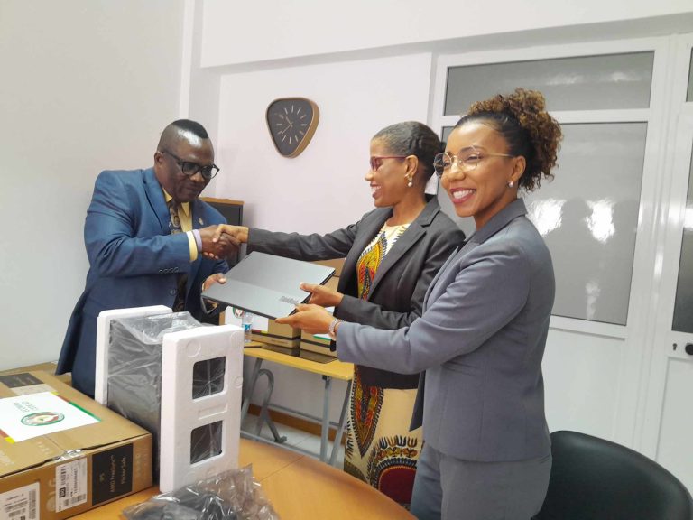 CCAD recebe Equipamentos Informáticos da CEDEAO