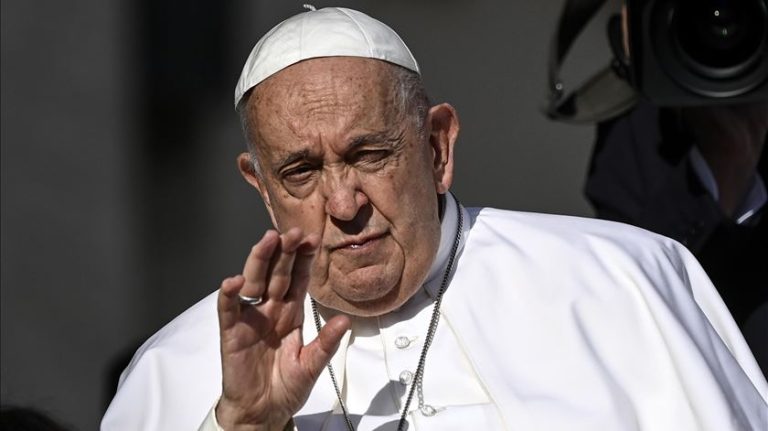 Vaticano garante que Papa “teve noite tranquila” e conseguiu “descansar”