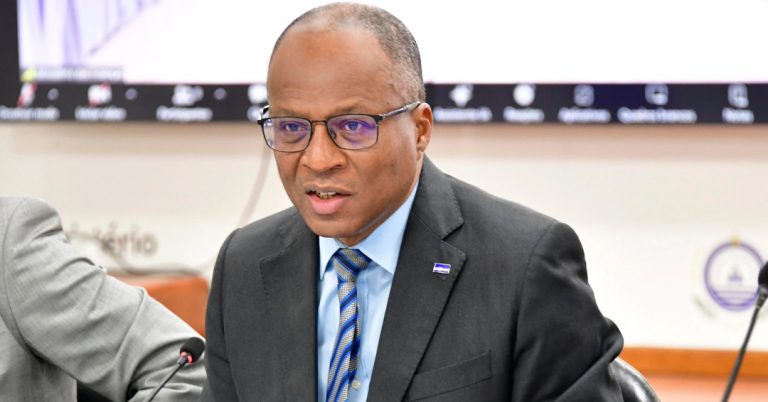Primeiro-Ministro recebe delegação do Senado dos EUA