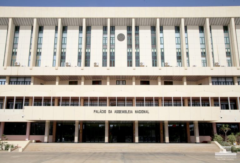Parlamento Cabo-verdiano debate política interna e externa