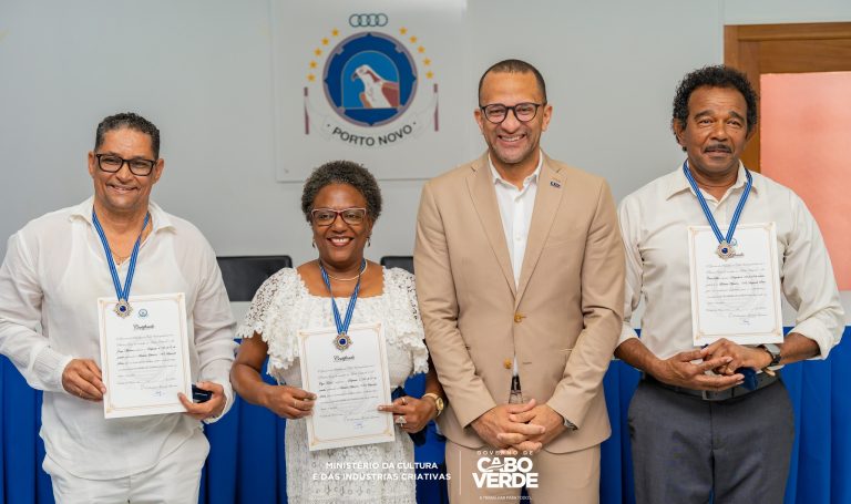 Juventude em Marcha recebe medalha de mérito cultural 1º Grau