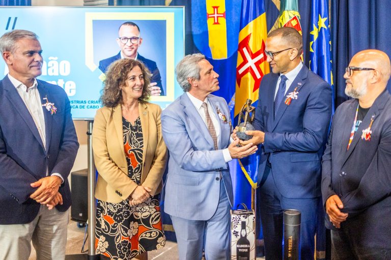 Esta homenagem é com certeza uma homenagem à Cabo Verde