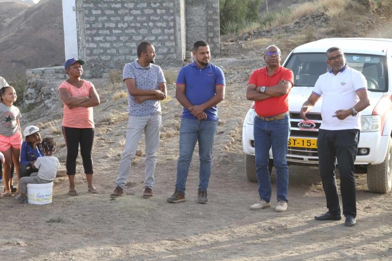 Arranca obras de eletrificação de Espadaná, Moroços e Matinho, em Porto Novo