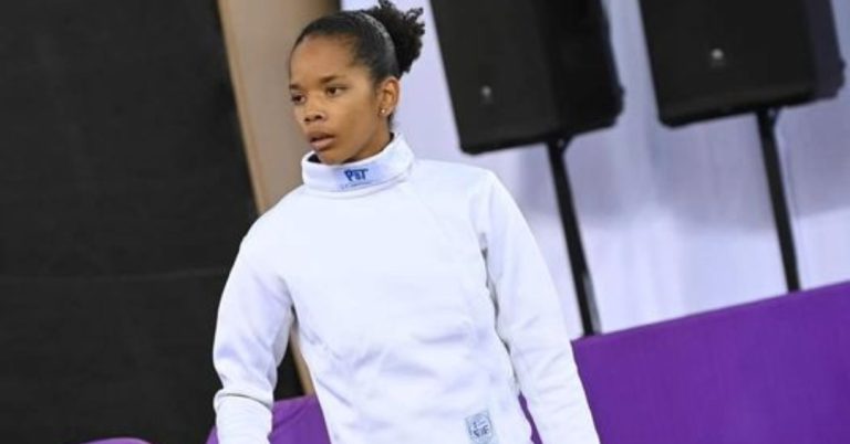 Esgrimista Hadija Bento consegue uma vitória na sua estreia num mundial