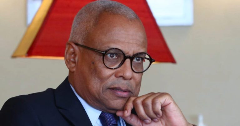Em ano de Autárquicas, JMN pede 200 mil Euros a Angola