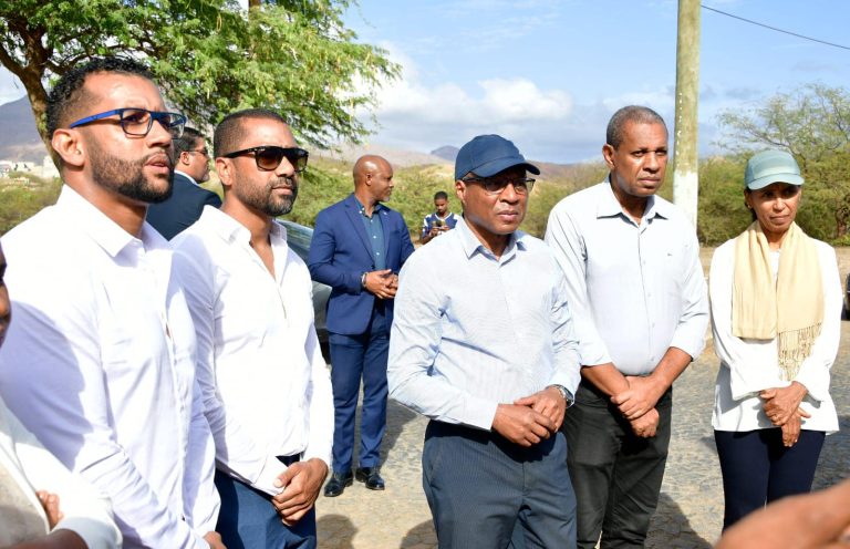 Primeiro-Ministro inaugura obras do projeto habitacional em São Vicente