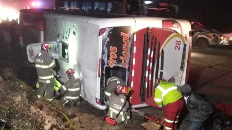 EQUADOR: 11 mortos e 37 feridos em acidente de autocarro