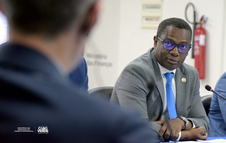 Governo trabalha “a todo vapor” para repor normalidade das ligações domésticas