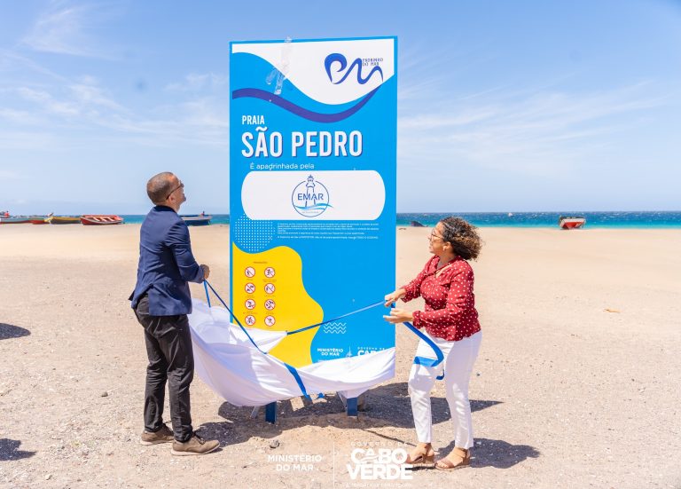 EMAR oficializa apadrinhamento da Praia de São Pedro em São Vicente