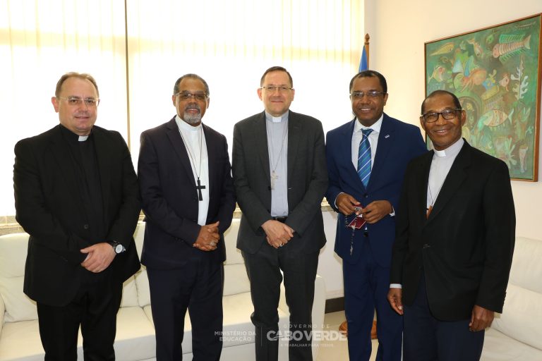 Ministro da Educação recebe Núncio Apostólico de Cabo Verde