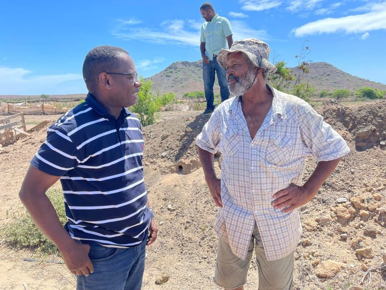 Governo concede parcelas de terrenos a agricultores e criadores de animais na Boa Vista