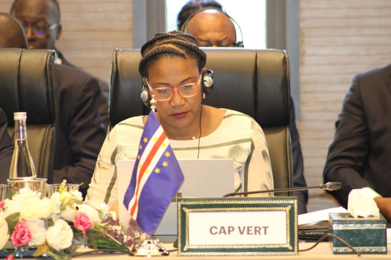 Ministra Edna Oliveira assina protocolo de cooperação em Angola
