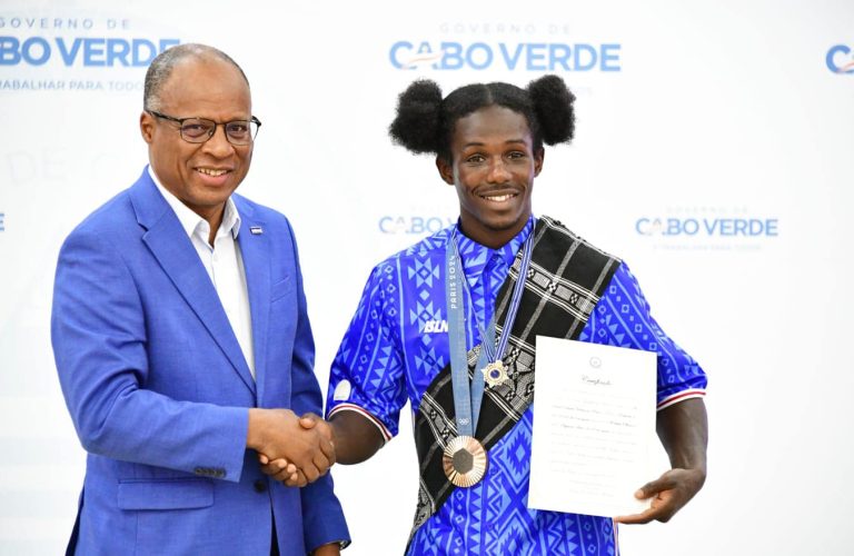 Primeiro-Ministro promete ajustar Bolsa Atleta e assegura apoio a David de Pina